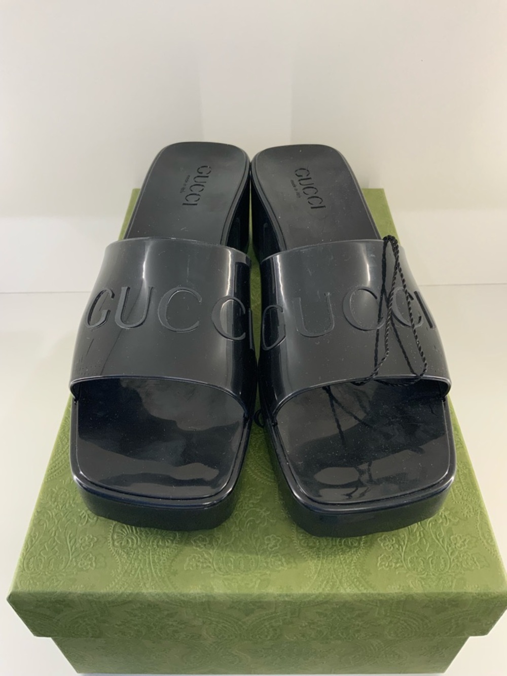 Pre Owned Gucci Sz 38 Black Patent Leather Platform Mules - Picture 3 of 6